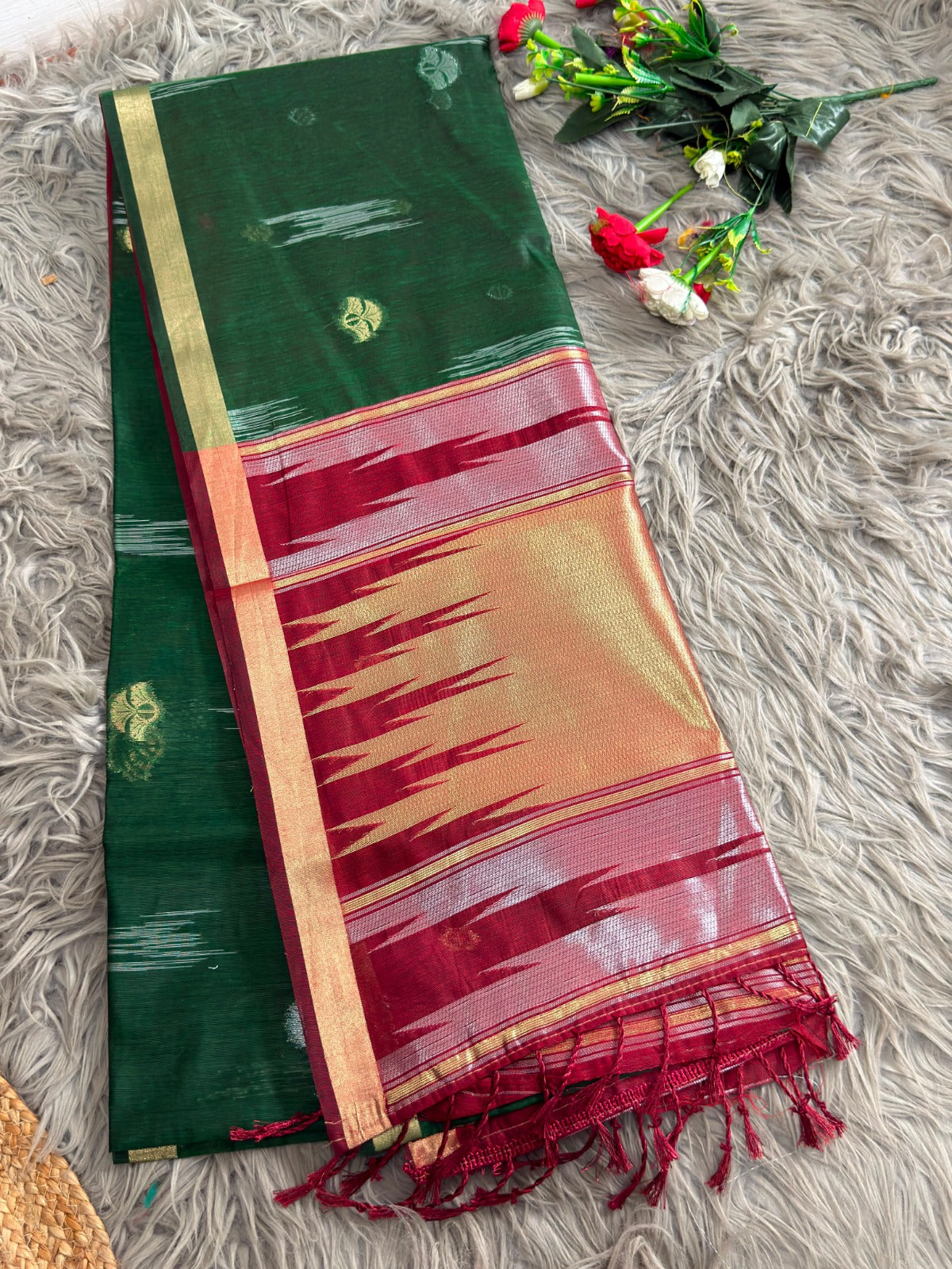 SA-5122   SUPER TRENDING MAHESHWARI COTTON SILK SAREES WITH IKKAT PALLU WITH HAND WOVEN TASSELS ON PALLU WITH CONTRAST BLOUSE AND SIMPLE RICH ELEGANT MAHESHWARI ZARI BORDER ALL OVER THE SAREE