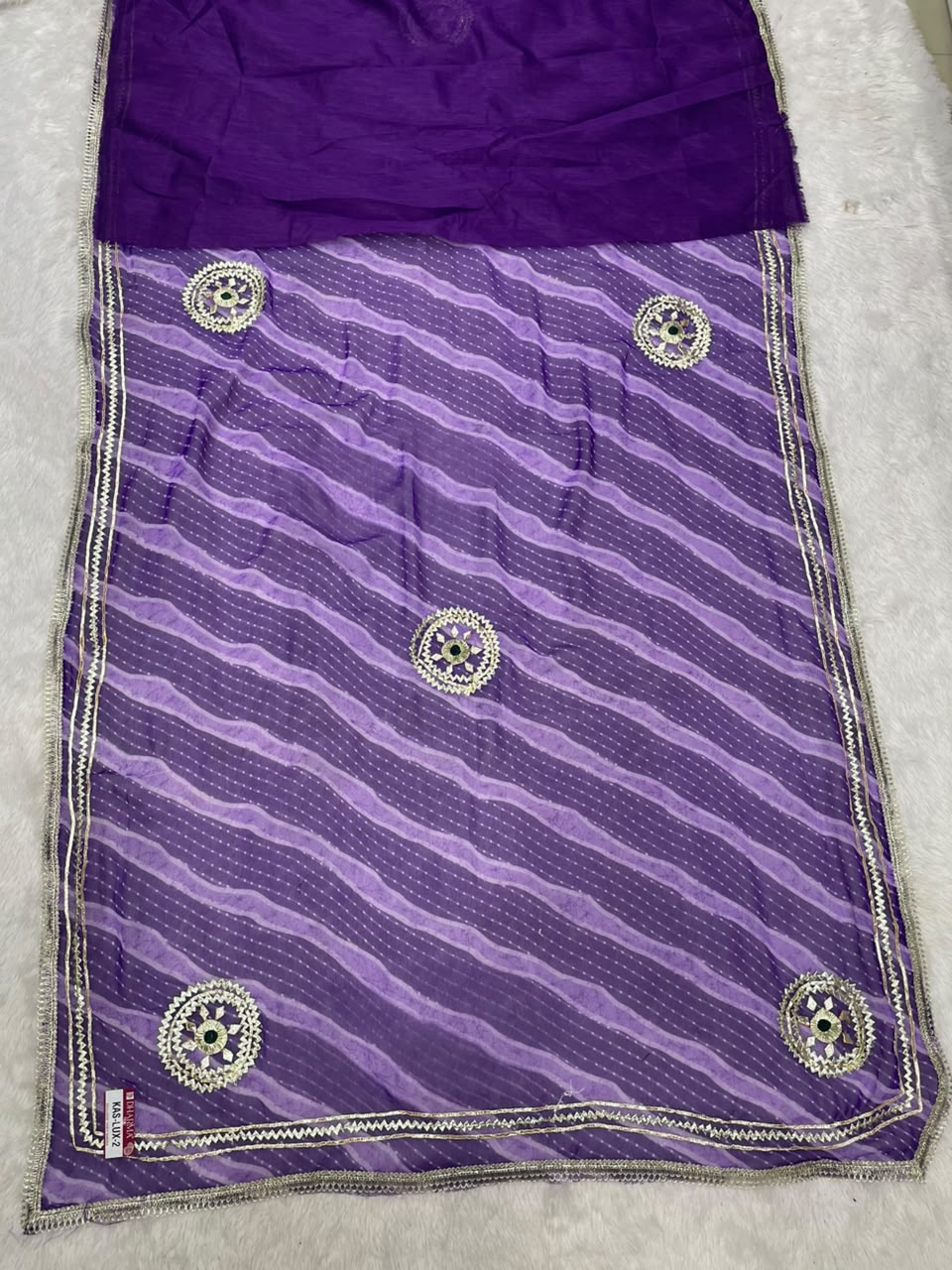 KAS-LUX-2 WEIGHTLESS FABRIC SAREE WITH BEAUTIFUL GOTAPATTI WORK ON SAREE WITH BUTTA WITH BEAUTIFUL LAHERIYA DESIGN WITH BLOUSE