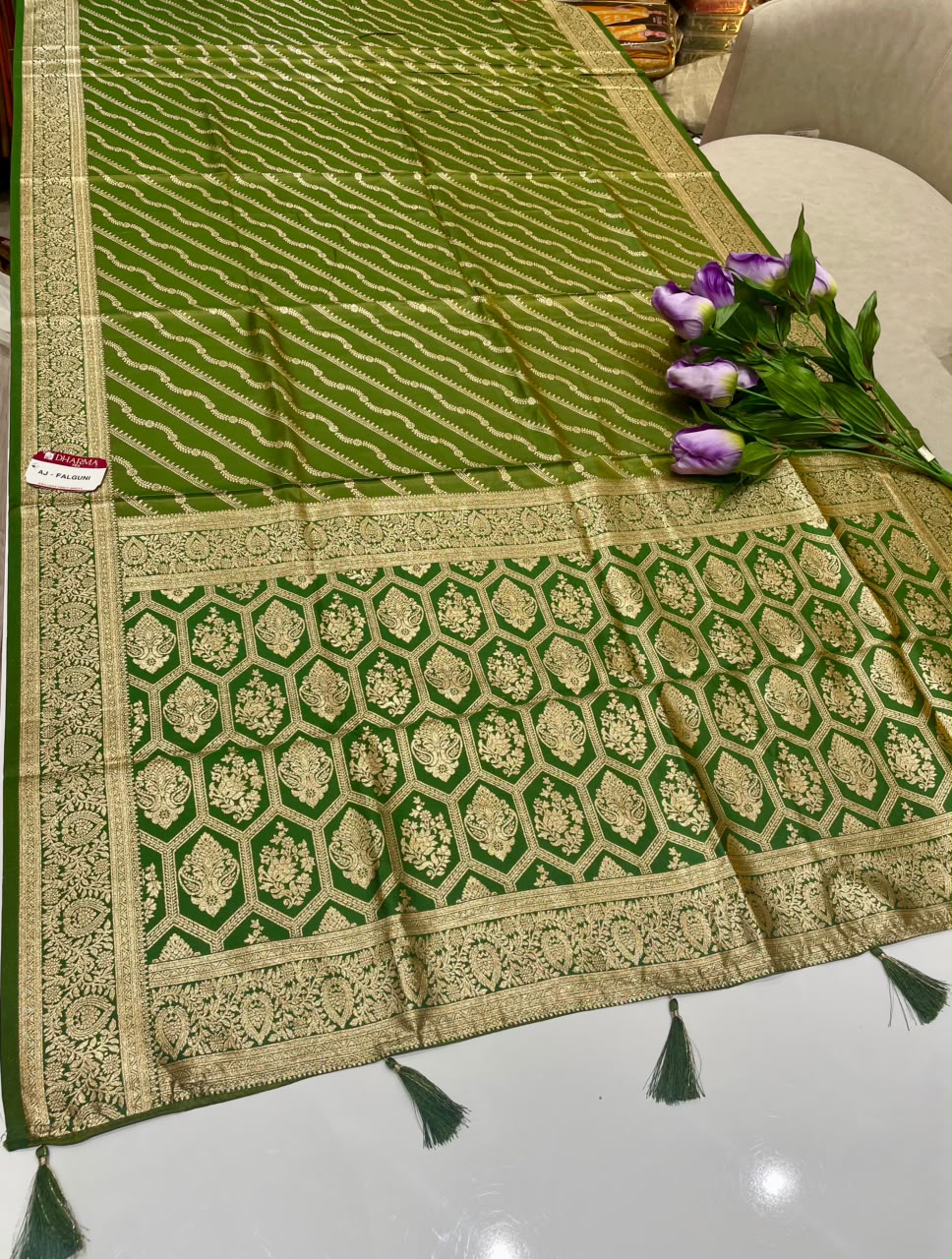 AJ-FALGUNI SOFT SILK FABRIC SAREE WITH RICH PALLU DESIGN WITH HEAVY ZARI WORK WITH LEHARIYA DESIGN WITH PIPING AND TASSELS WITH BLOUSE