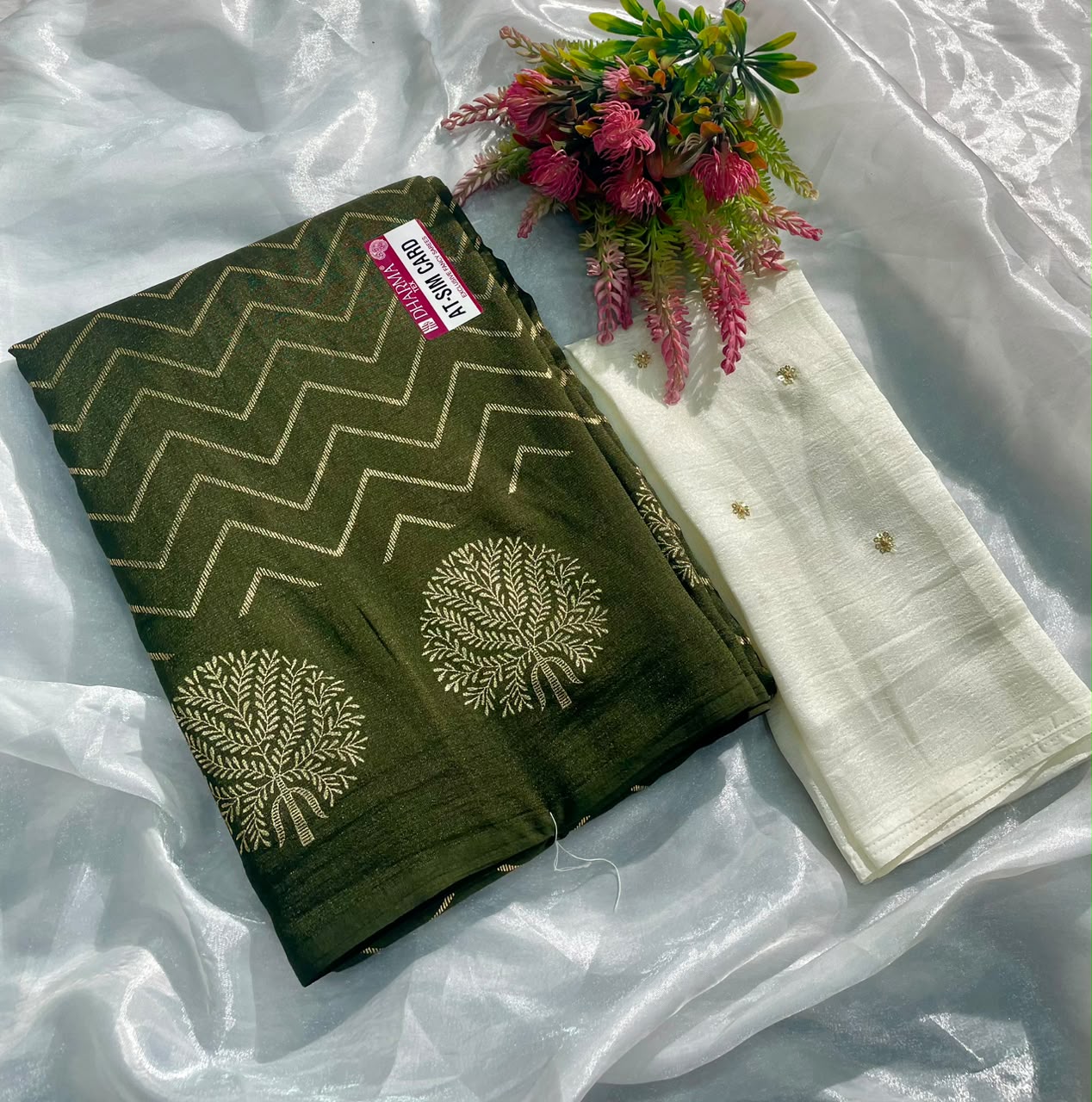 AT-SIM CARD VICHITRA FABRIC SAREE WITH BEAUTIFUL DESIGN WITH ZIGZAG DESIGN WITH BEAUTIFUL BUTTA DESIGN WITH TASSELS WITH BLOUSE