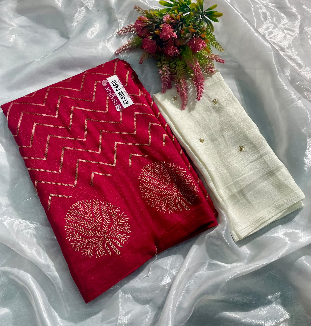 AT-SIM CARD VICHITRA FABRIC SAREE WITH BEAUTIFUL DESIGN WITH ZIGZAG DESIGN WITH BEAUTIFUL BUTTA DESIGN WITH TASSELS WITH BLOUSE