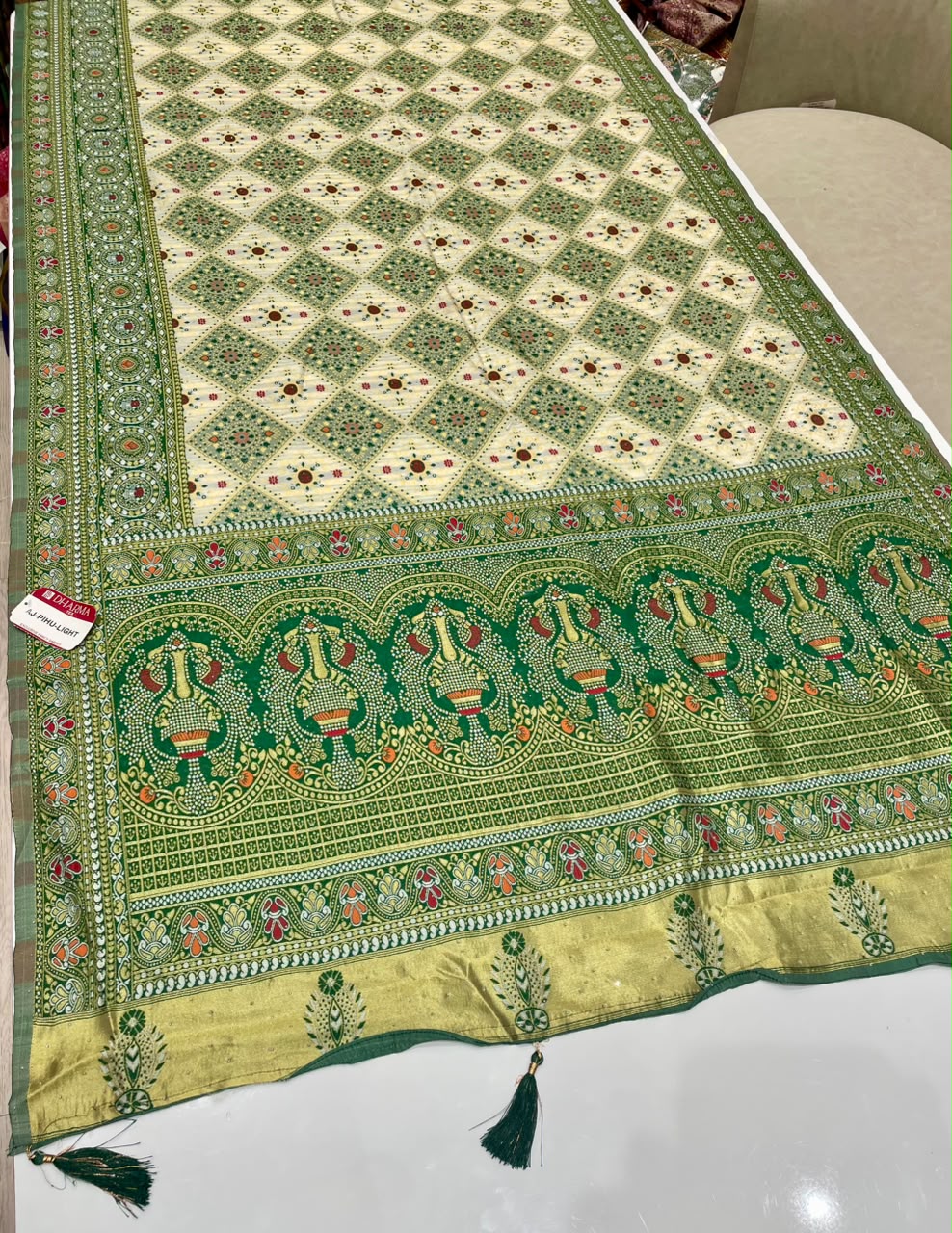 AJ-PIHU-LIGHT CHAMPION FABRIC SAREE WITH BEAUTIFUL RICH PALLU DESIGN WITH LAGNI PATTA WORK WITH MEENAKARI WORK WITH HEAVY DESIGN ON SAREE WITH BLOUSE