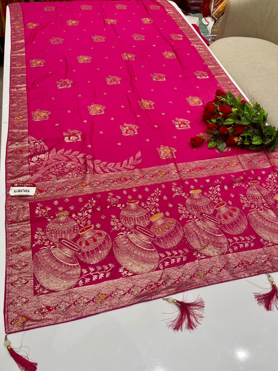 AJ-MATKA-2 DOLA SILK FABRIC SAREE WITH RICH PALLU DESIGN WITH JARKAN WORK WITH BEAUTIFUL MATKA DESIGN ON PALLU WITH MEENAKARI WORK WITH PIPIONG AND TASSELS WITH BLOUSE