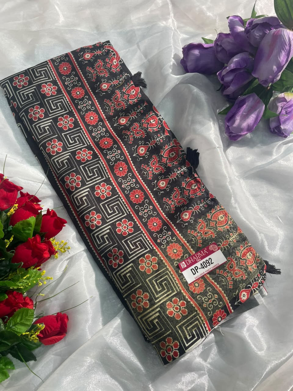 DP-4092 FANCY FABRIC SAREE WITH BEAUTIFUL HEAVY DESIGN WITH RICH PALLU WITH CARRY DESIGN ON SAREE WITH BLOUSE