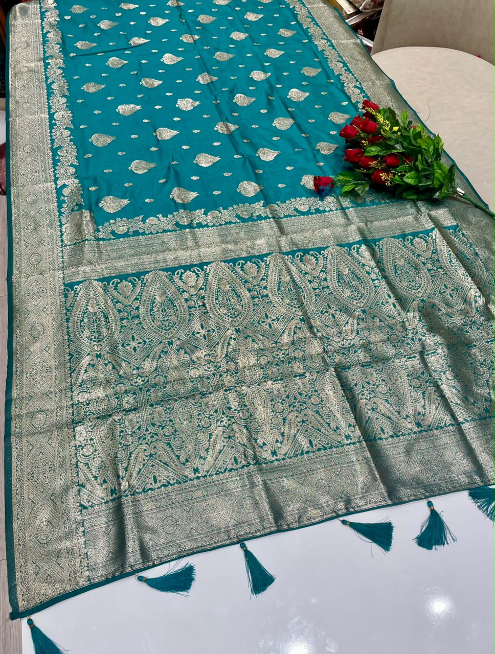 AJ-PRAGATI CHAMPION SILK FABRIC SAREE WITH BEAUTIFUL RICH PALLU DESIGN WITH ZARI WORK WITH FLORAL DESIGN WITH PIPING AND TASSELS WITH BLOUSE
