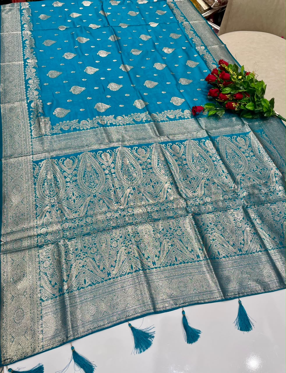 AJ-PRAGATI CHAMPION SILK FABRIC SAREE WITH BEAUTIFUL RICH PALLU DESIGN WITH ZARI WORK WITH FLORAL DESIGN WITH PIPING AND TASSELS WITH BLOUSE