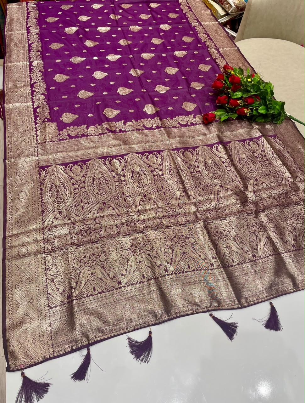 AJ-PRAGATI CHAMPION SILK FABRIC SAREE WITH BEAUTIFUL RICH PALLU DESIGN WITH ZARI WORK WITH FLORAL DESIGN WITH PIPING AND TASSELS WITH BLOUSE