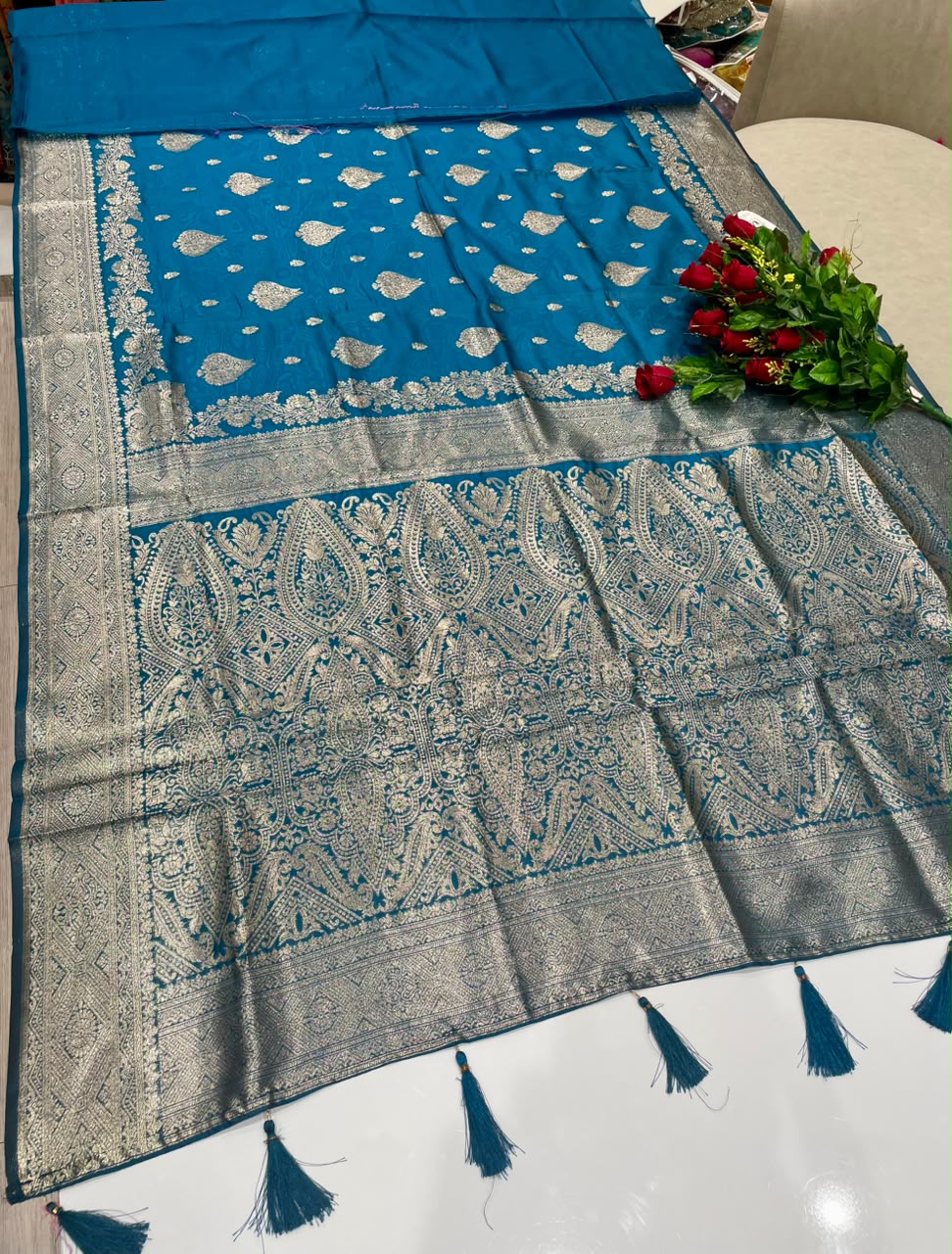 AJ-PRAGATI CHAMPION SILK FABRIC SAREE WITH BEAUTIFUL RICH PALLU DESIGN WITH ZARI WORK WITH FLORAL DESIGN WITH PIPING AND TASSELS WITH BLOUSE