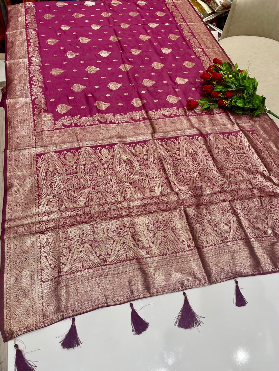 AJ-PRAGATI CHAMPION SILK FABRIC SAREE WITH BEAUTIFUL RICH PALLU DESIGN WITH ZARI WORK WITH FLORAL DESIGN WITH PIPING AND TASSELS WITH BLOUSE