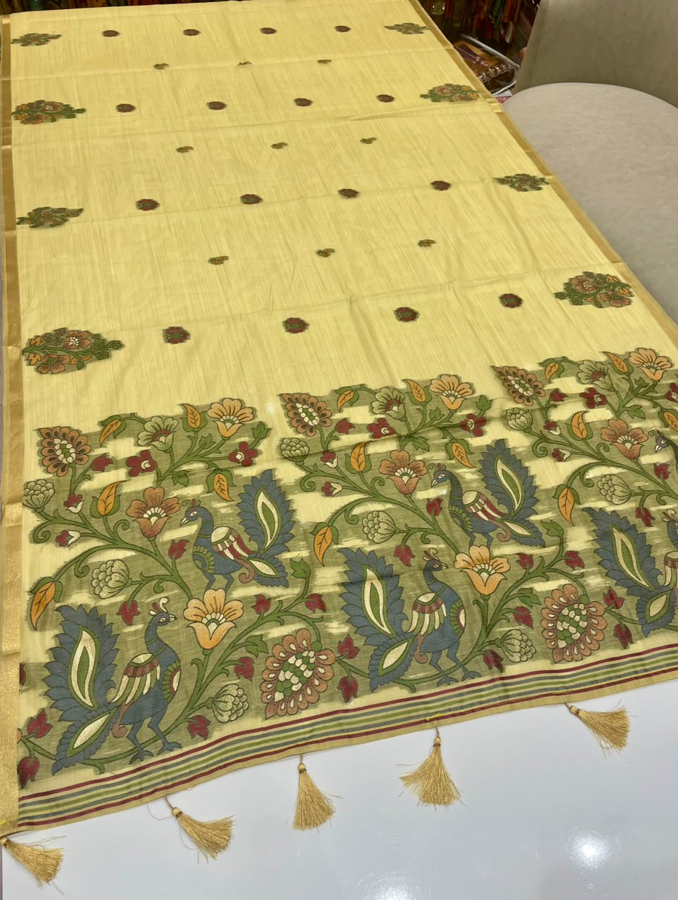 AJ-MOR KOTA KOTA FABRIC SAREE WITH BEAUTIFUL DESIGN WITH OPEN PALLU DESIGN WITH BEAUTIFUL PEACOCK DESIGN WITH PIPING AND LATKAN WITH BLOUSE
