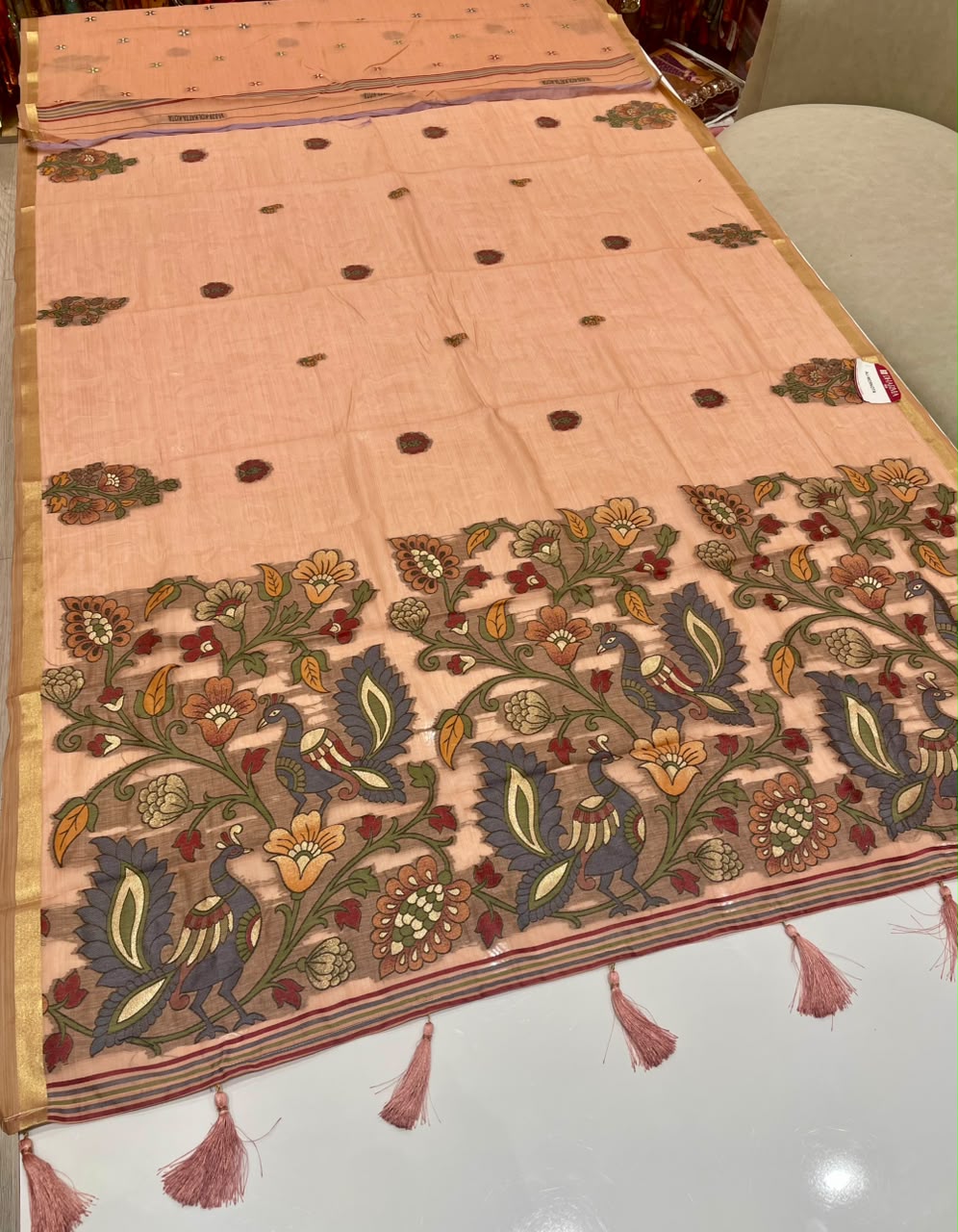 AJ-MOR KOTA KOTA FABRIC SAREE WITH BEAUTIFUL DESIGN WITH OPEN PALLU DESIGN WITH BEAUTIFUL PEACOCK DESIGN WITH PIPING AND LATKAN WITH BLOUSE