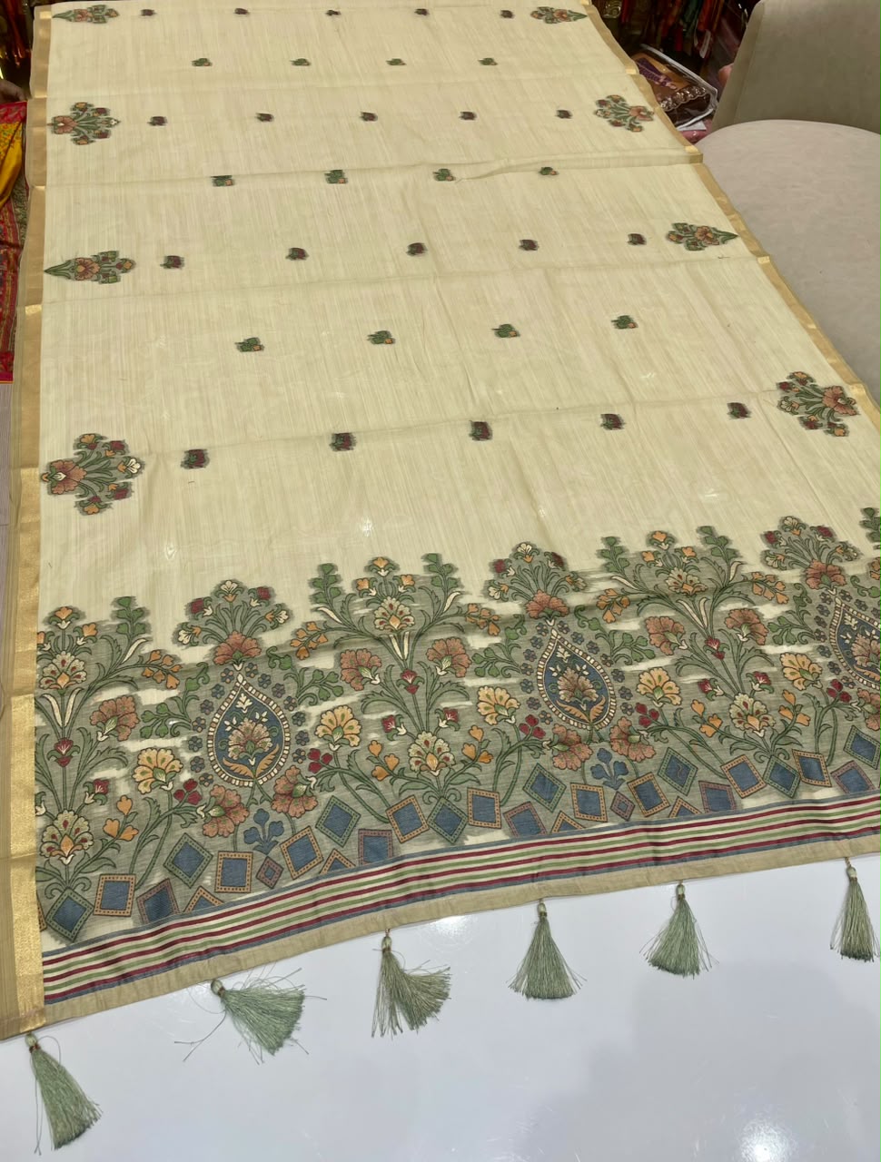 AJ-FLOWER KOTA KOTA FABRIC SAREE WITH BEAUTIFUL DESIGN WITH OPEN PALLU DESIGN WITH PIPING AND LATKAN WITH BLOUSE