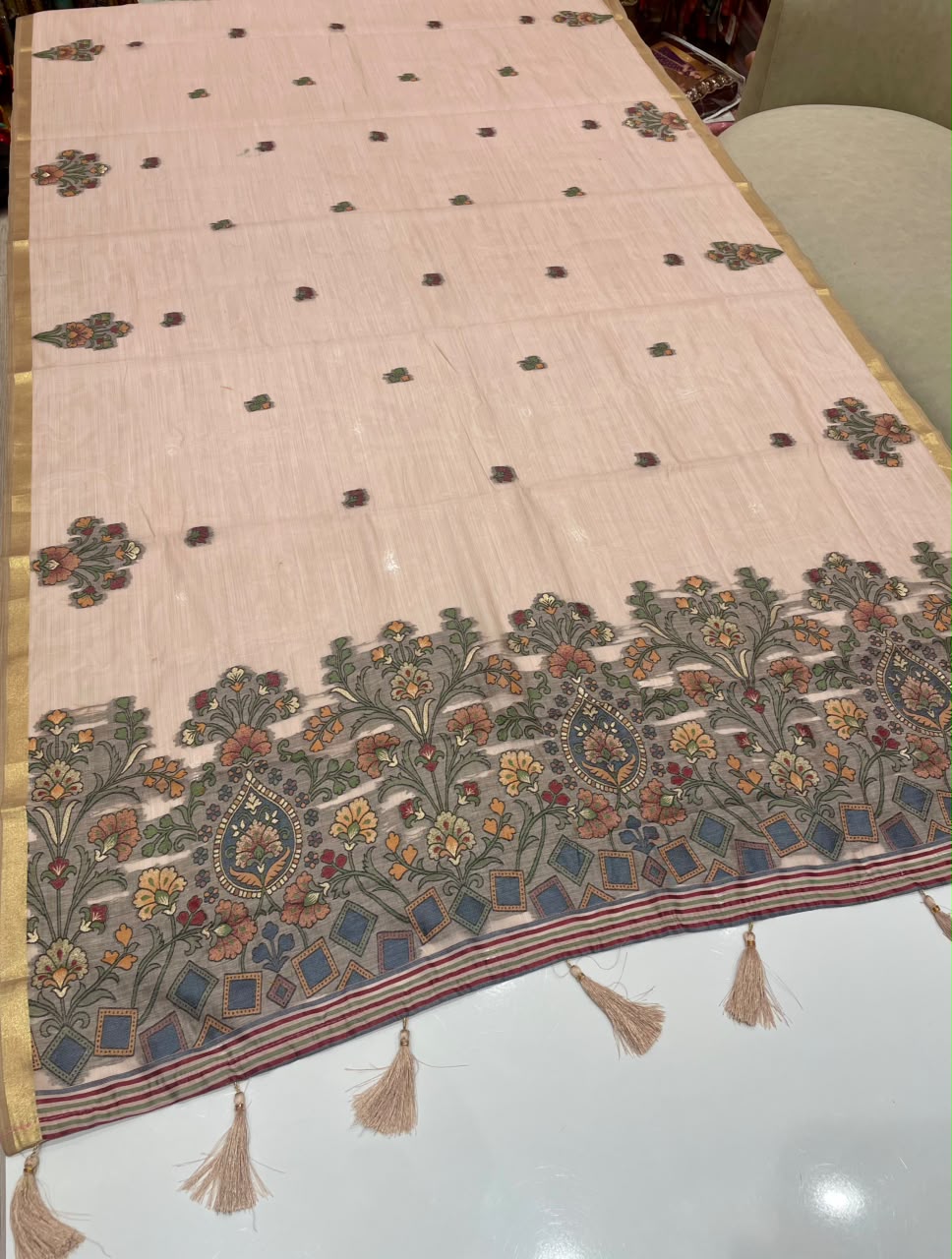 AJ-FLOWER KOTA KOTA FABRIC SAREE WITH BEAUTIFUL DESIGN WITH OPEN PALLU DESIGN WITH PIPING AND LATKAN WITH BLOUSE