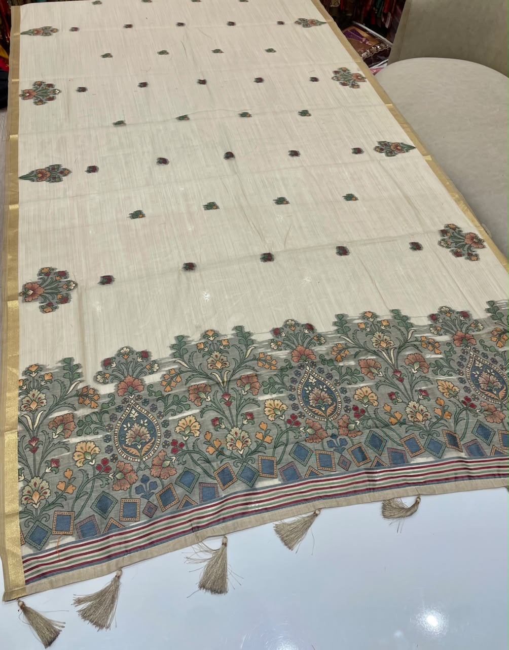 AJ-FLOWER KOTA KOTA FABRIC SAREE WITH BEAUTIFUL DESIGN WITH OPEN PALLU DESIGN WITH PIPING AND LATKAN WITH BLOUSE