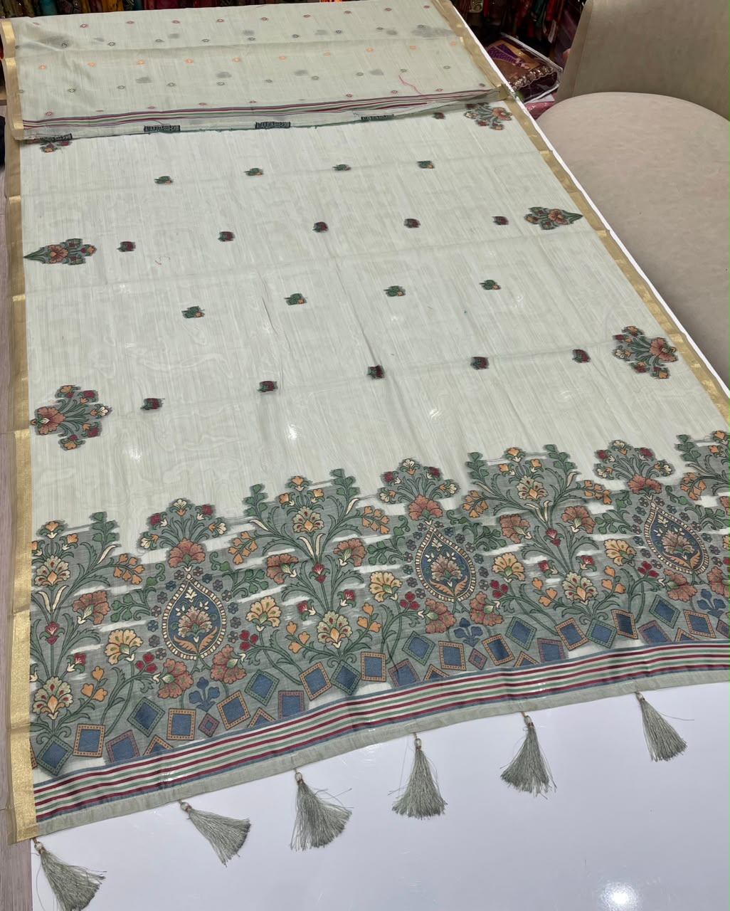 AJ-FLOWER KOTA KOTA FABRIC SAREE WITH BEAUTIFUL DESIGN WITH OPEN PALLU DESIGN WITH PIPING AND LATKAN WITH BLOUSE