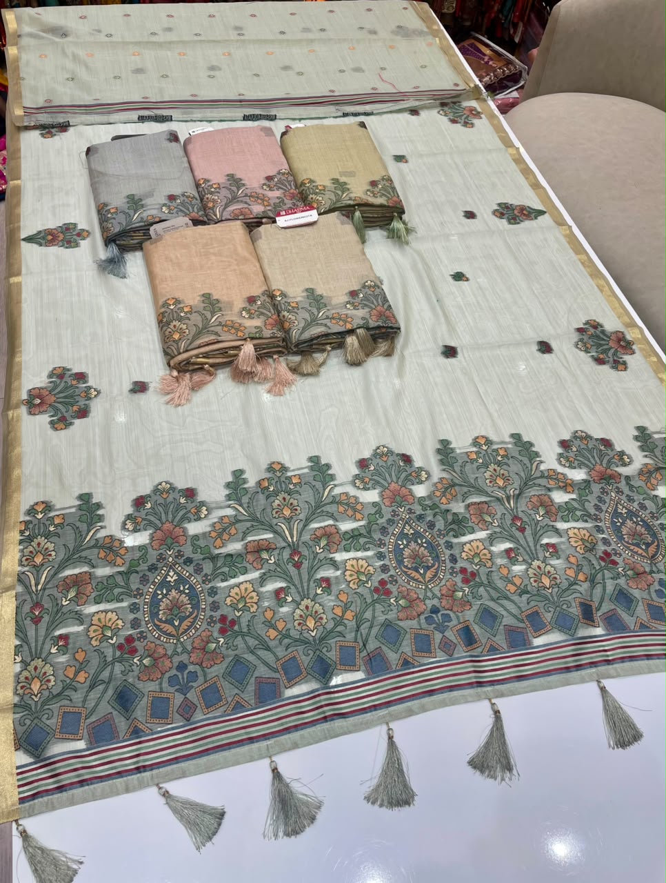 AJ-FLOWER KOTA KOTA FABRIC SAREE WITH BEAUTIFUL DESIGN WITH OPEN PALLU DESIGN WITH PIPING AND LATKAN WITH BLOUSE
