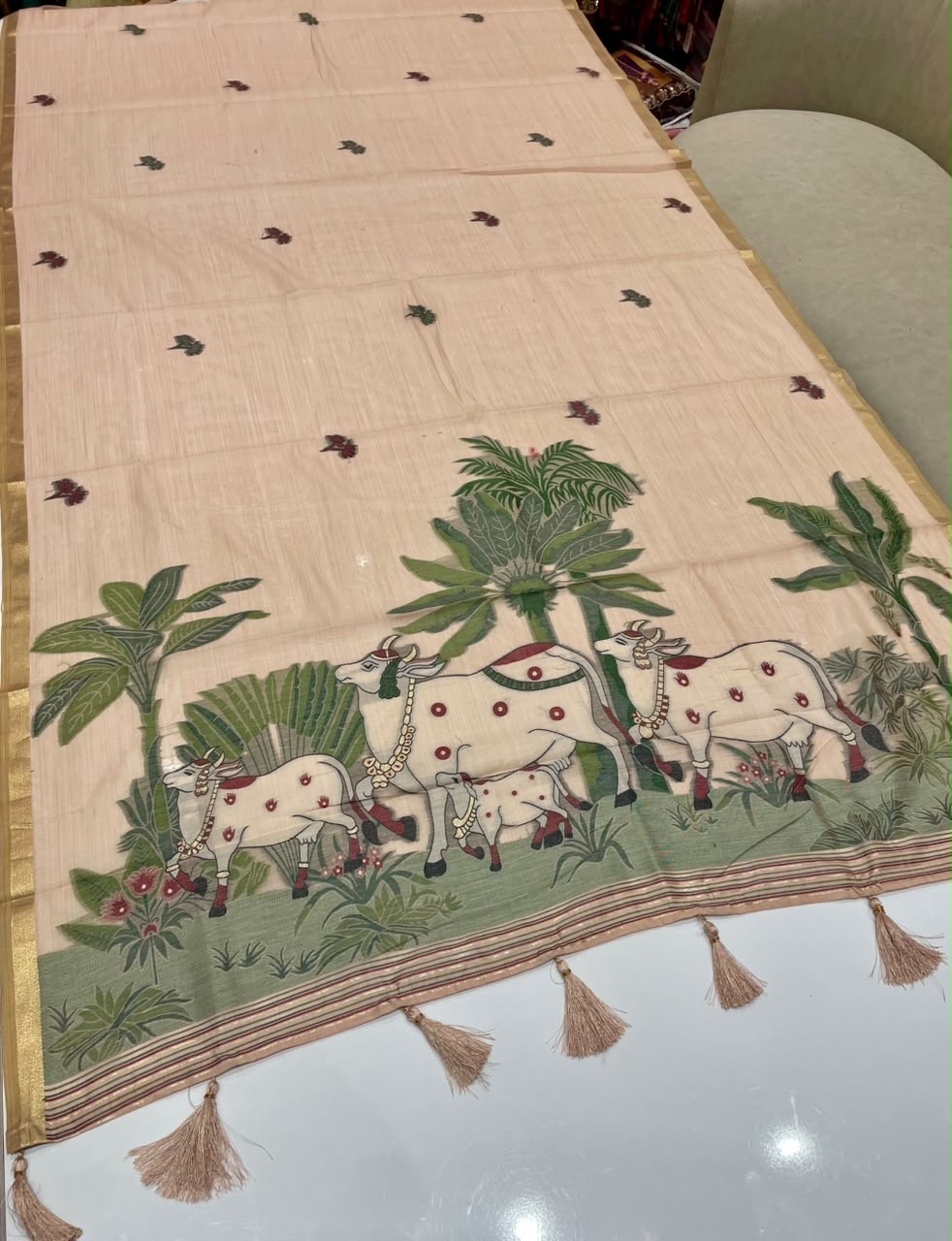 AJ-NANDINI KOTA KOTA FABRIC SAREE WITH BEAUTIFUL OPEN PALLU  COW DESIGN WITH PIPING AND TASSELS WITH BLOUSE