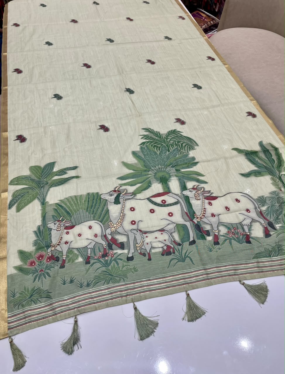 AJ-NANDINI KOTA KOTA FABRIC SAREE WITH BEAUTIFUL OPEN PALLU  COW DESIGN WITH PIPING AND TASSELS WITH BLOUSE