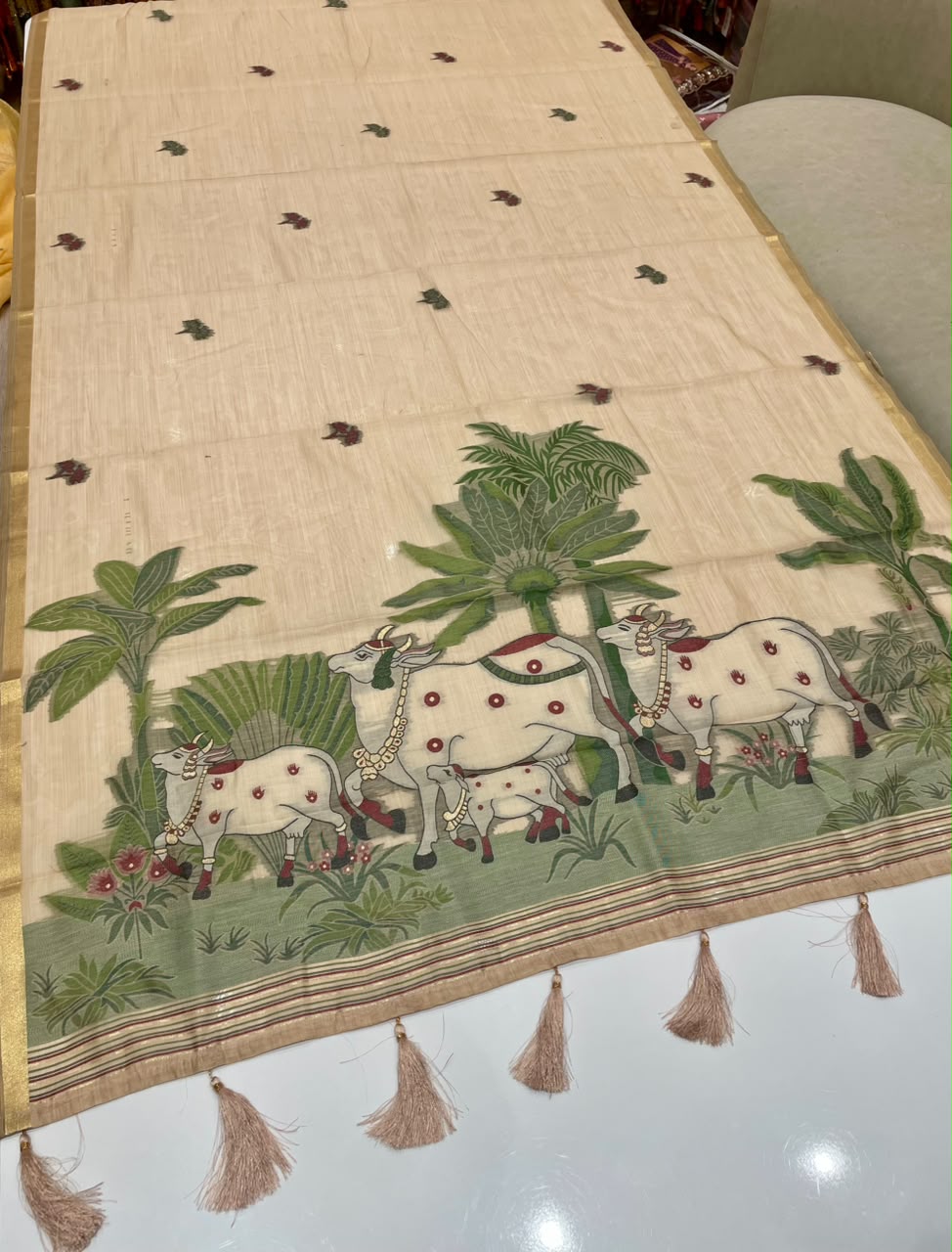 AJ-NANDINI KOTA KOTA FABRIC SAREE WITH BEAUTIFUL OPEN PALLU  COW DESIGN WITH PIPING AND TASSELS WITH BLOUSE