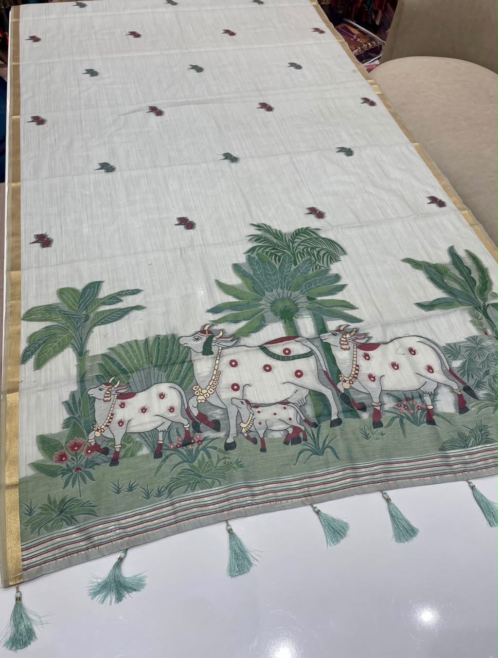 AJ-NANDINI KOTA KOTA FABRIC SAREE WITH BEAUTIFUL OPEN PALLU  COW DESIGN WITH PIPING AND TASSELS WITH BLOUSE