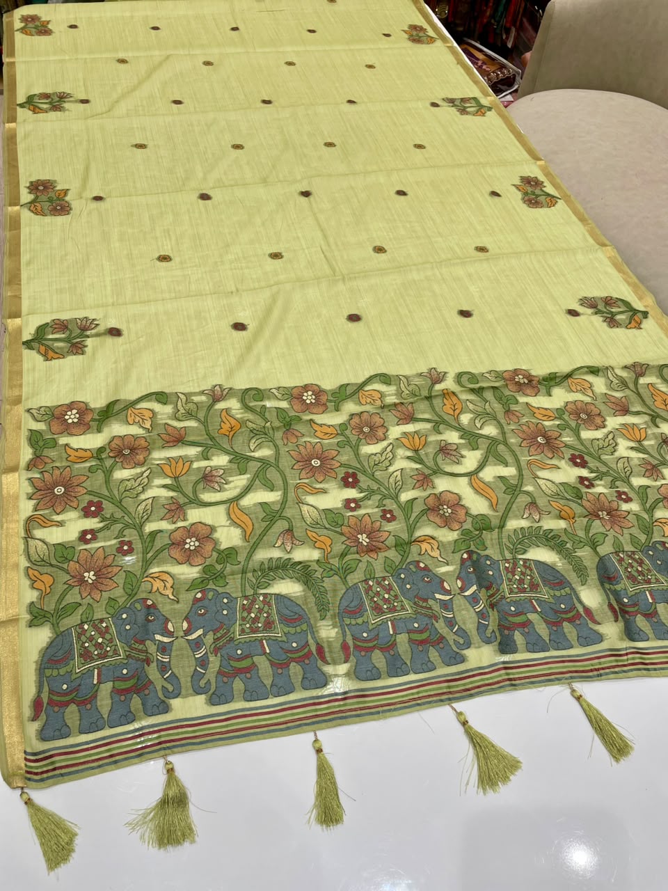 AJ-GAJ KOTA KOTA FABRIC SAREE WITH BEAUTIFUL DESIGN WITH GAJRAJ DESIGN WITH FLORAL DESIGN WITH PIPING AND LATKAN WITH BLOUSE