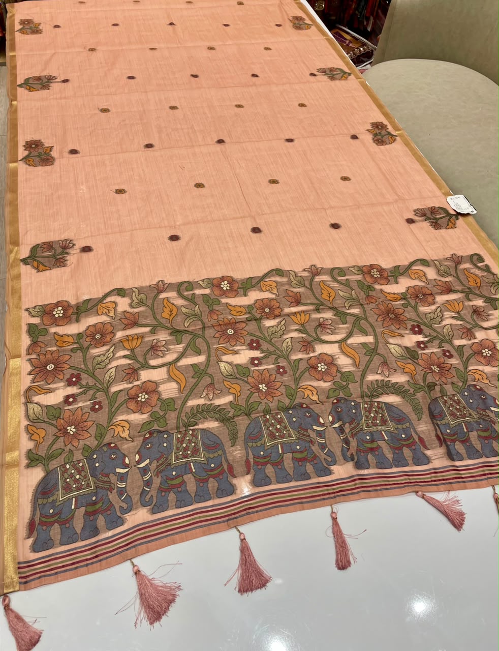 AJ-GAJ KOTA KOTA FABRIC SAREE WITH BEAUTIFUL DESIGN WITH GAJRAJ DESIGN WITH FLORAL DESIGN WITH PIPING AND LATKAN WITH BLOUSE