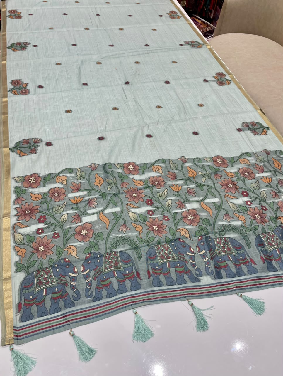 AJ-GAJ KOTA KOTA FABRIC SAREE WITH BEAUTIFUL DESIGN WITH GAJRAJ DESIGN WITH FLORAL DESIGN WITH PIPING AND LATKAN WITH BLOUSE
