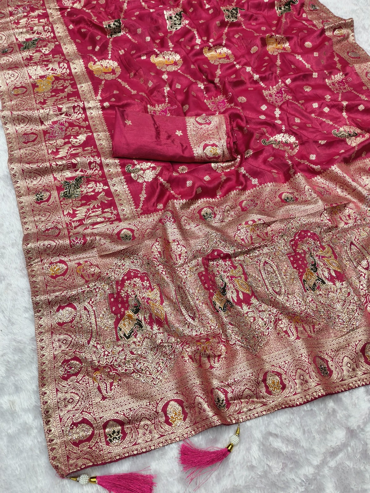 AJ-CORAL SATIN SILK FABRIC SAREE WITH HEAVY JARKAN WORK WITH RICH PALLU DESIGN WITH MEENA KARI WORK WITH BEAUTIFUL PEACOCK AND GAJRAJ DESIGN ON SAREE WITH LATKAN AND PIPING WITH BUTTI BLOUSE