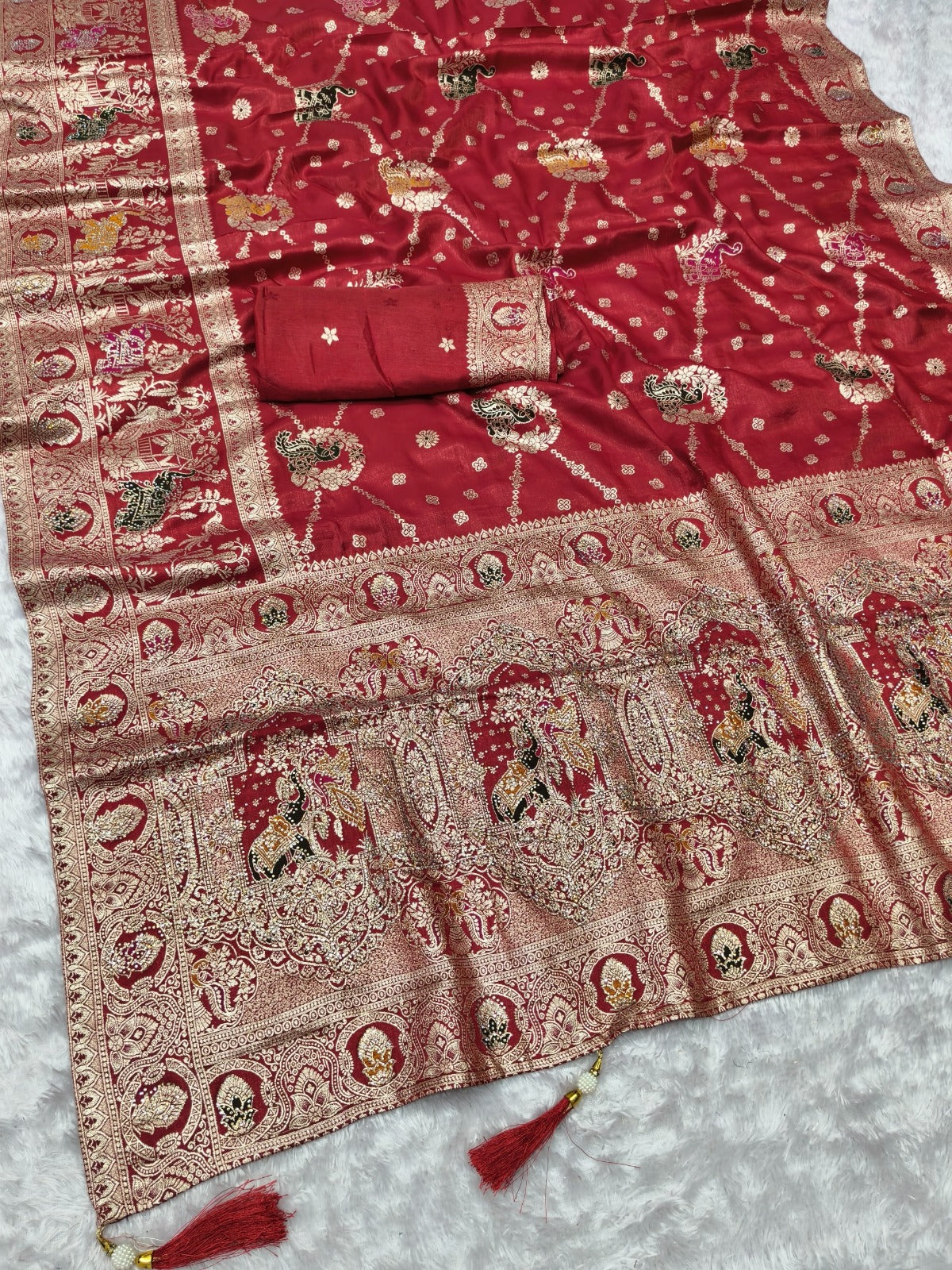 AJ-CORAL SATIN SILK FABRIC SAREE WITH HEAVY JARKAN WORK WITH RICH PALLU DESIGN WITH MEENA KARI WORK WITH BEAUTIFUL PEACOCK AND GAJRAJ DESIGN ON SAREE WITH LATKAN AND PIPING WITH BUTTI BLOUSE